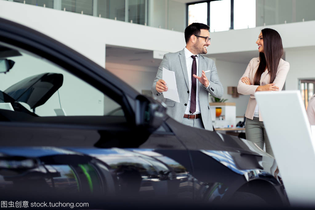 展厅中的汽车销售艺术 为何值得向买方推荐